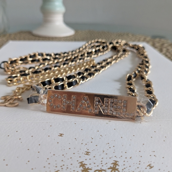 CHANEL Gold and Black Chain Belt - Picture 1 of 7